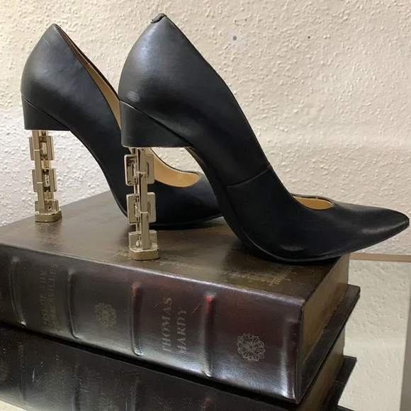 Katy Perry “Suzzie” Chain Heel Pump - Black - Size 8.5 - Picture 2 of 6